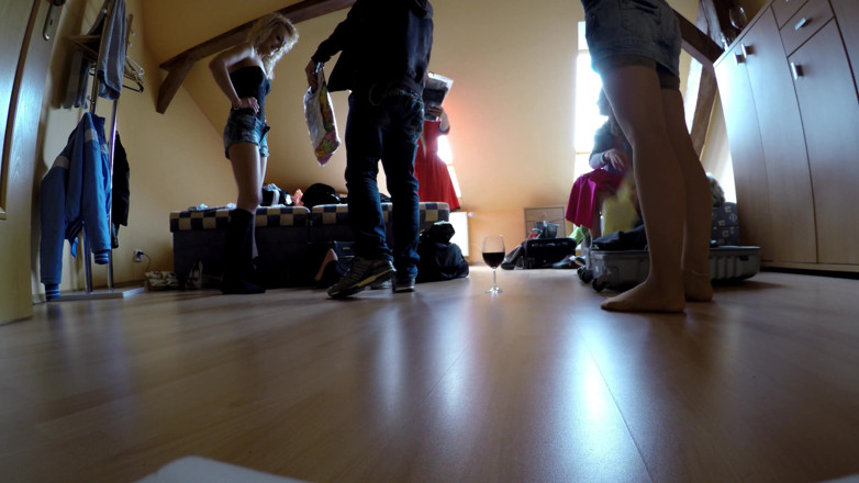 Leon Lambert Girls Twerk Parties CFNM: Gros seins, petits seins, gros culs, super caméra