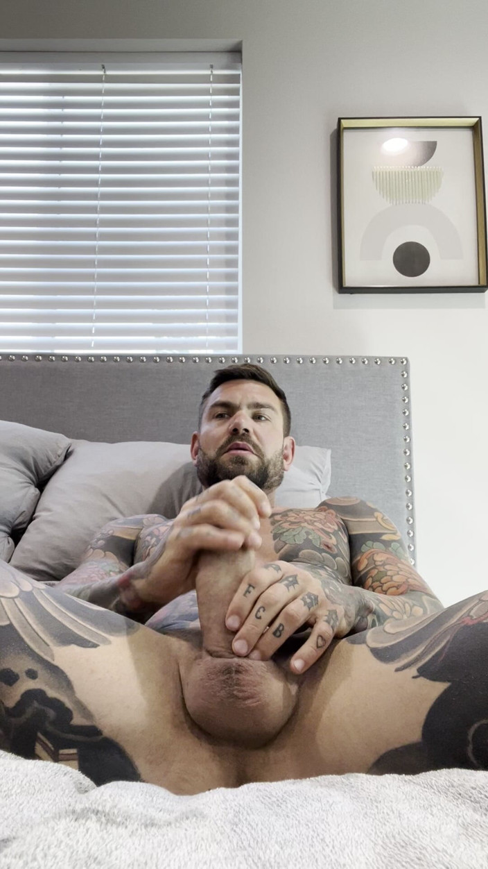 Juan Lucho Gay: Un Beau Espagnol Est Dérangé