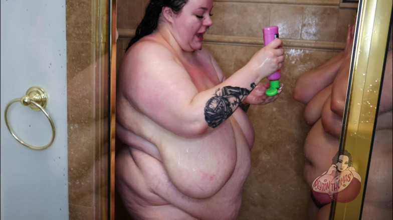 Peyton Thomas: Keseronokan mandi lesbian