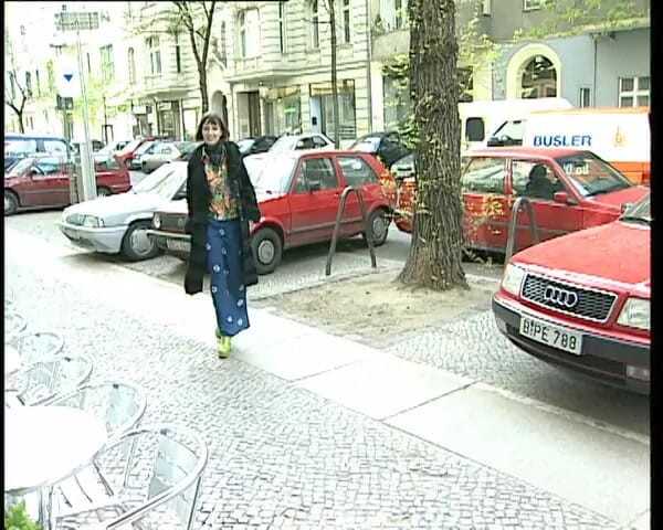 YOUR FIRST PORN: Janine in Gruenen Stiefel Und Weissen Dildo - Janine w zielonych...