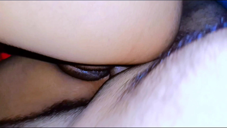 Rakul008: Młoda dziewczyna czuje się nieśmiała z uroczym chłopakiem