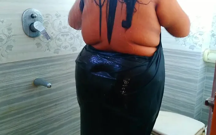 Aria Mia: Saudi Muslim Big Tits and Big Ass Sexy 35yo Aunty with...