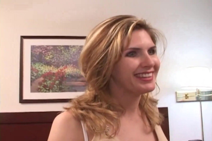 American Idol X: Big boobs blonde girl double penetrated ass fucking, cum in...
