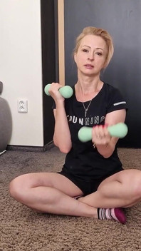 Auntjudys - Un Entrenamiento Caliente Y Cachondo Con La MILF Amateur Tetona Wanilianna