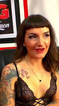 Alice Nice chce tvrdě kouřit Němku