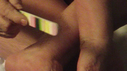 BBW nurse Vicki adventures with friends: 性感的荷兰女孩为你撸管她的趾甲，而她的继女为你拍摄她！