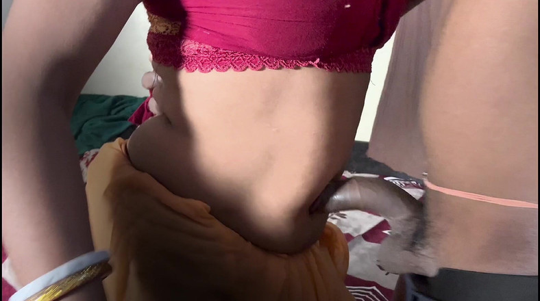 Dreamguys: Foarte frumoasă indiancă desi bhahi este futută și ia muie