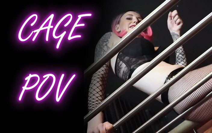 Lady_Angela: Lady Angela Cage POV žalář stehna vysoké boty Fishnets Femdom bohyně škádlí...