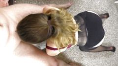 Alina Rose: Teenie mit dickem arsch, halsfick, amateur-blowjob - sperma-mund