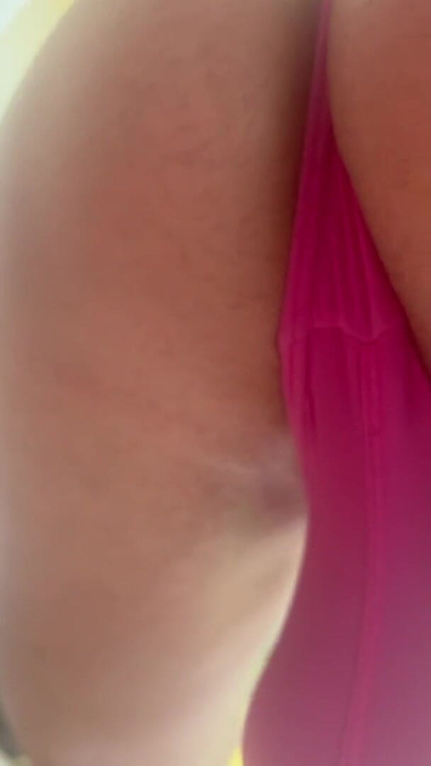 HotnHorny: Perizoma rosa