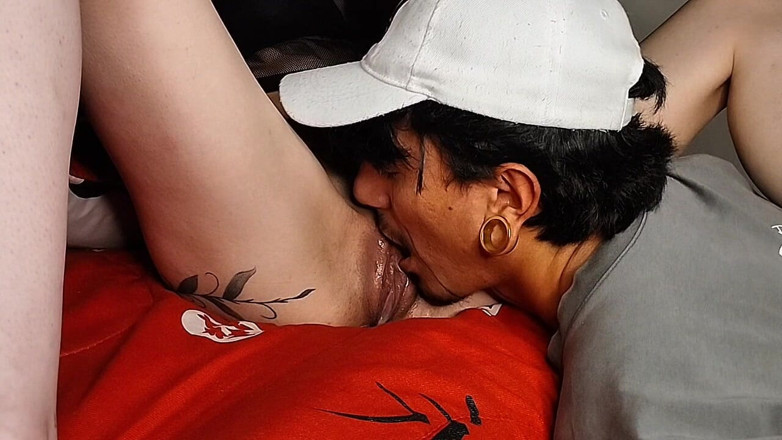 ApoloCho: Tutorial, como ele faz sexo oral com uma garota!