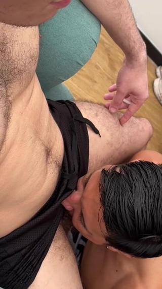 deepthroatec: Утренняя сессия: глубокая и покорная