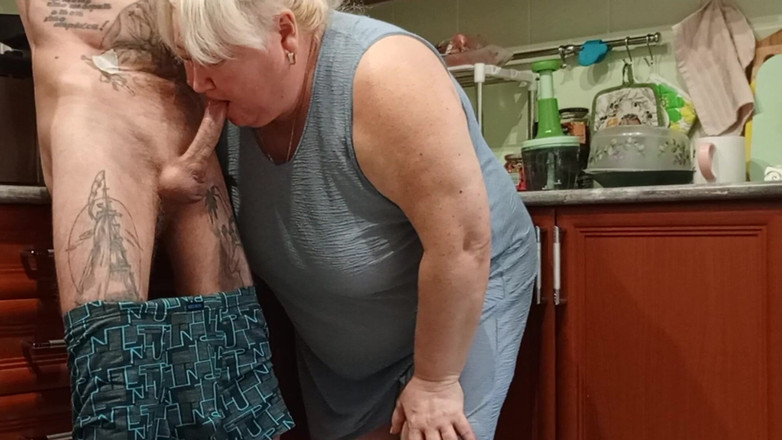 Zona901: Отшлепанная соседка, в задницу трахнули в рот, киску и сперму в рот