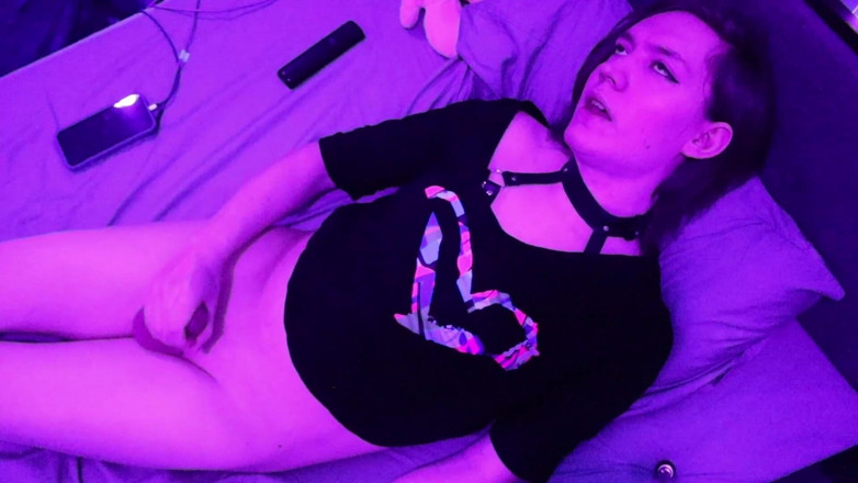 Puppersucc: Bedårande söta femboy kommer från runkar av och äter sin egen...