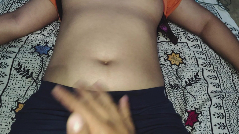 Desigirl37: Las chicas indias universitarias aman mojar sus coños cachondos y...