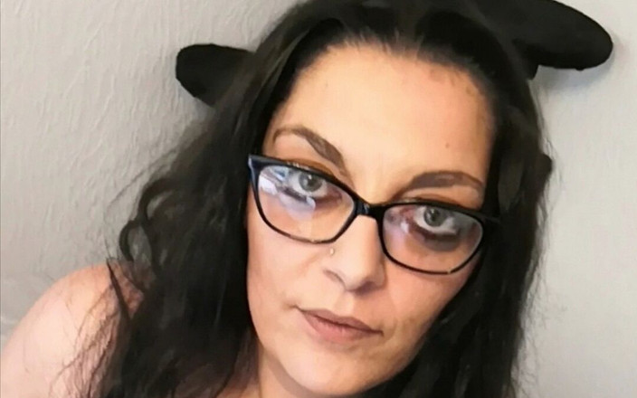 CumSlut Eva 82: Грудаста мілфа сука, груповуха, кремпай, буккаке, сперма повія