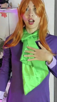 Puv Daphne Cosplay Burping Contest with Scooby