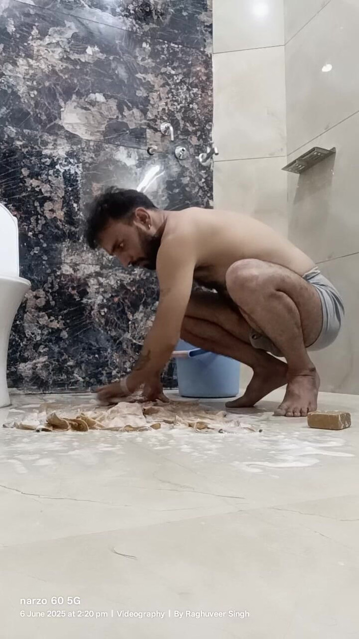 Rajasthani-old-lover: Indische stiefvader stiefvader geniet van douche