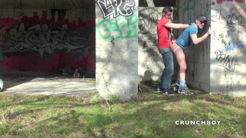 EXHIB BOYS: Two boys fuckign in exhic cruising
