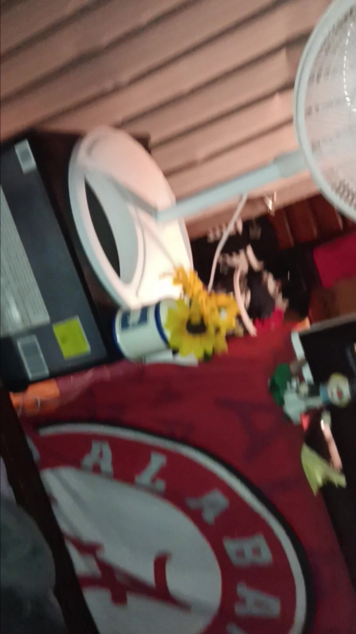 Freaky couple next door: Plus, donnez-moi plus