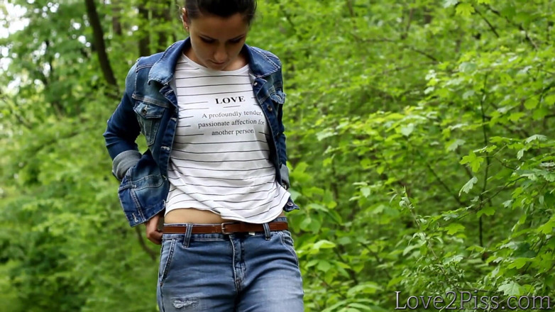 Love 2 Piss: Витирання листом