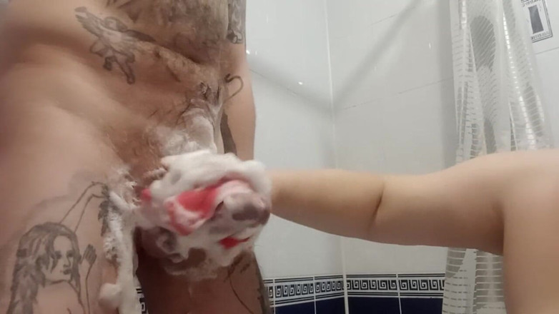 Zona901: Fingering my cock with a soapy sponge 1