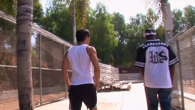 Sneaker gay: Fucked Raw by Xxl Ebony Dick