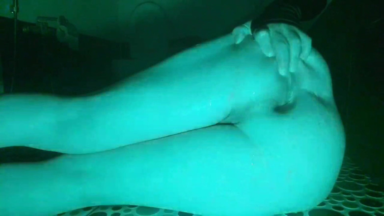 Kitty_Cross: Sexy Sissy pomalu škádlí s dokonalými zadky