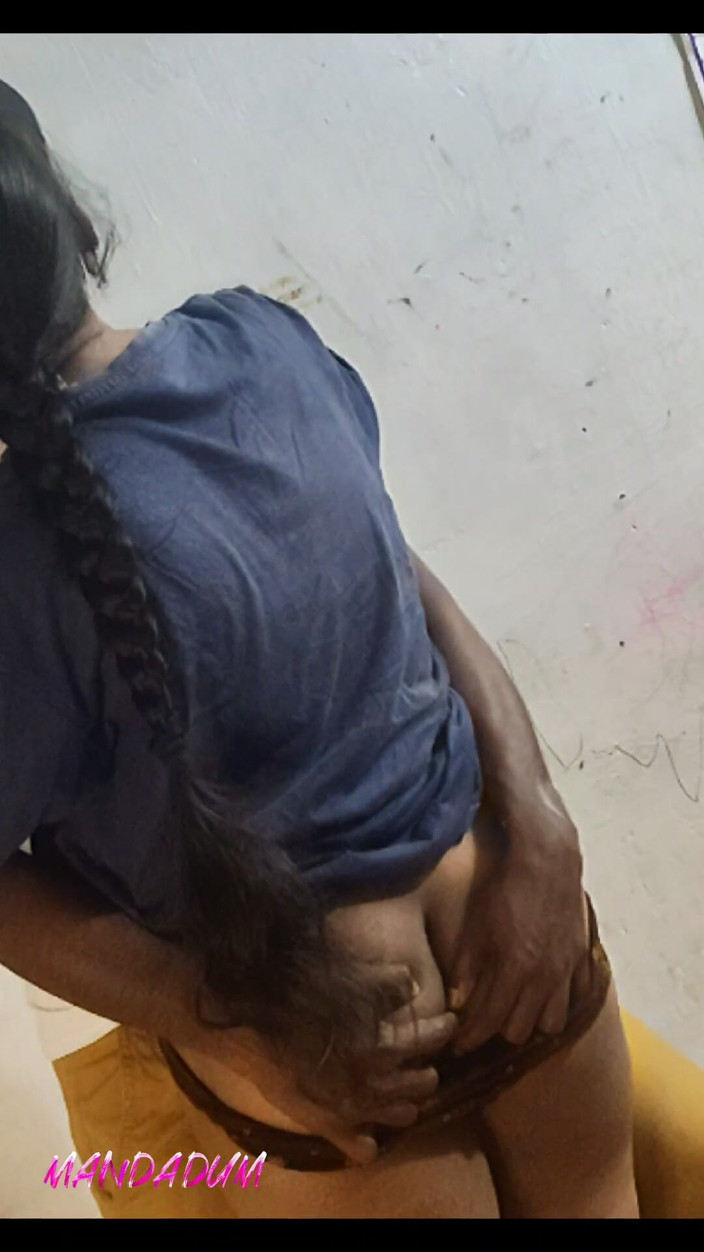Mandadum: Hon kom hem till grannen och knullade henne.