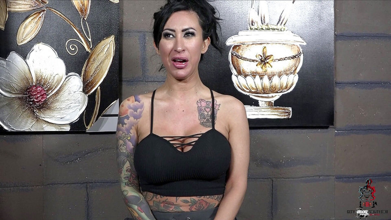 Get your knees Dirty: Lily Lane