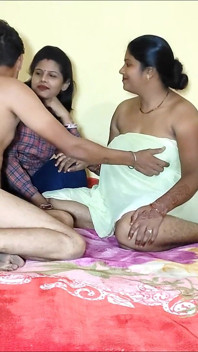 Very Sexy Indian House Wife