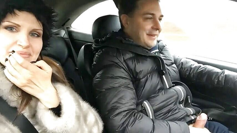 Andrea Dipre Channel: Поездка для Дива Дель Тубо и Andrea Dipre дрочит его член за рулем