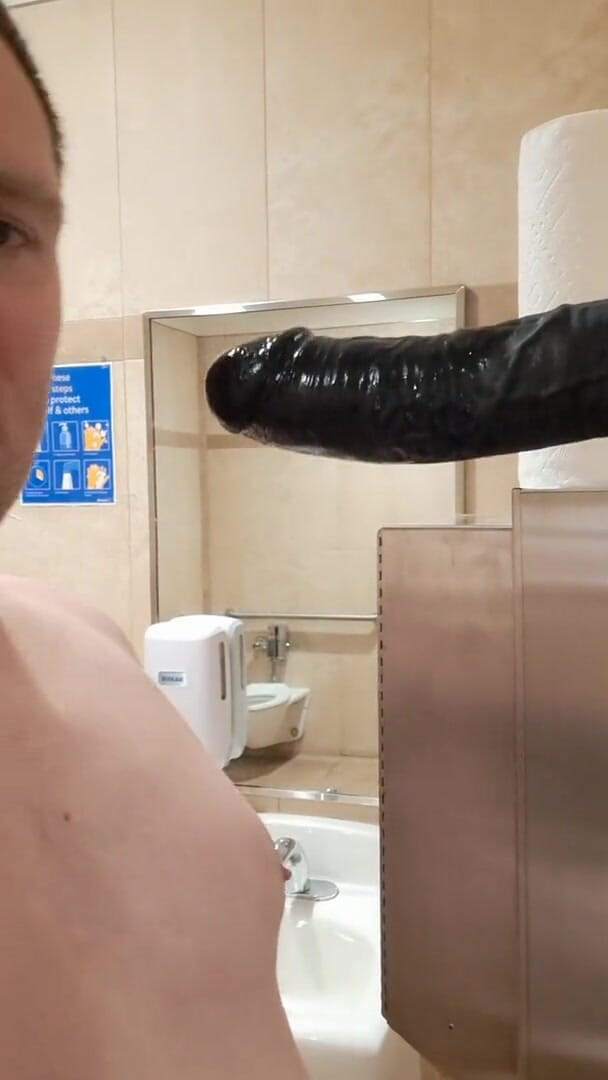 Sissy Samantha: Deepthroating leksak