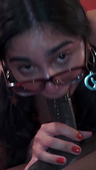 Gruby Nerdy Big Booty Latina jebana przez Massive BBC