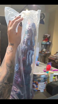 Sinl0li What Is This????? My Hole Hurt Just Opening It thumbnail