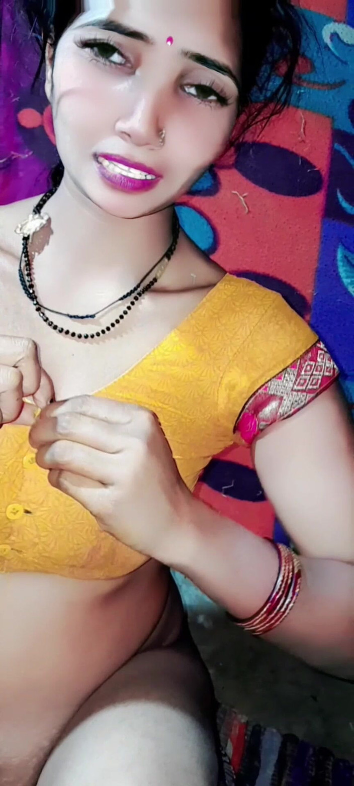 Renudbf: Bhabhi masturbiert