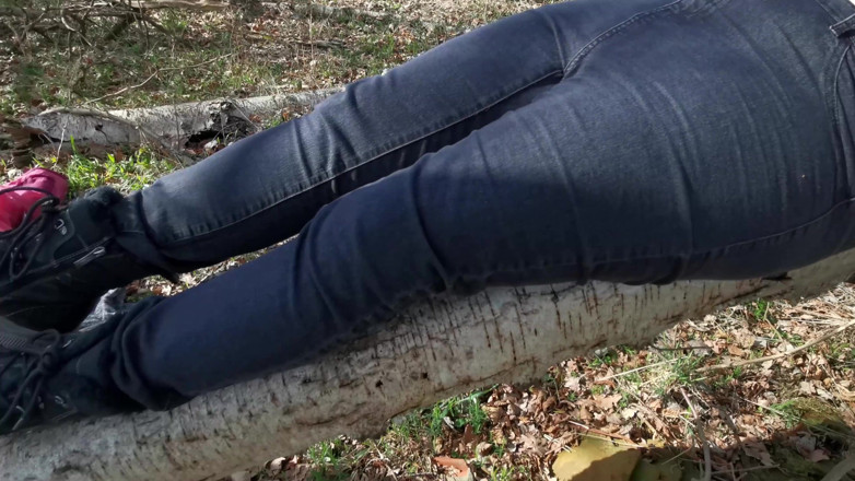 Bouncy Tits Action: Titslaping in the Woods
