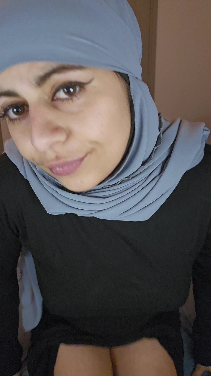 MiaNIqab: Yassin Mia Niqab Için Utangaç Zevk