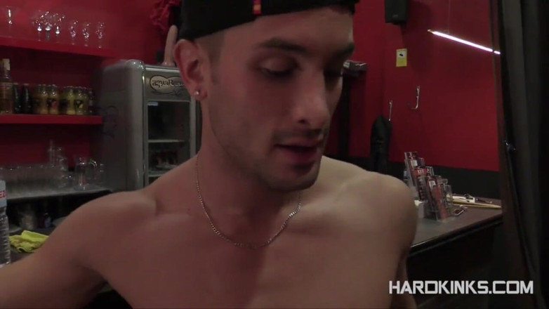 Hard Kinks: Hardkinks - policía de sexo