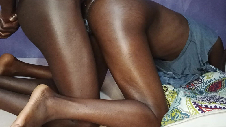 SPICYIT: クリーミーな後背位が私の義理の妹を一人で家にファックする