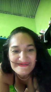 Une MILF Sexy Se Doigte Le Cul Dans Ma Chambre