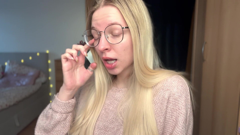 Goddess_Bella_Rae: यह सिर्फ मैं या