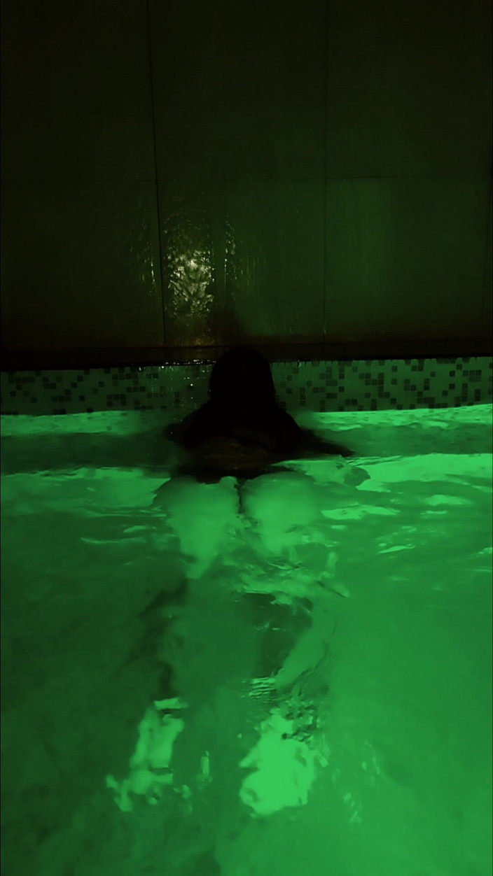 En la calle: Bij het zwembad