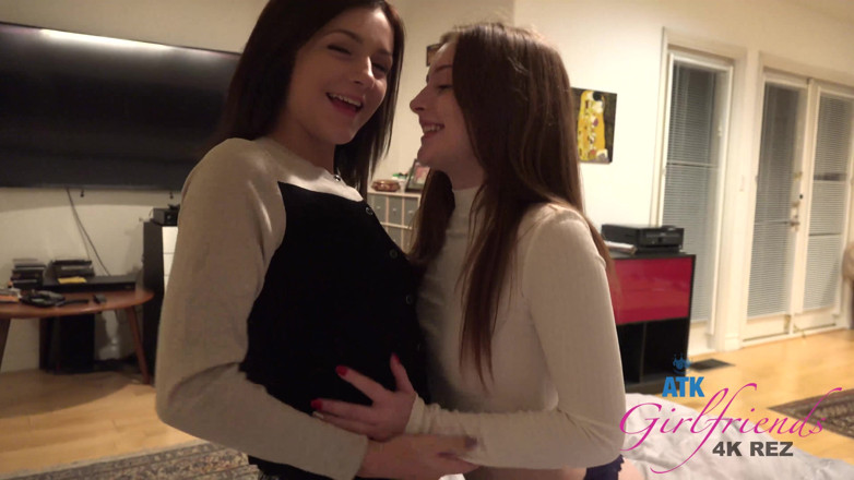ATK Fans (Girlfriends): Rosalyn bringt Danni mit und sie wollen dich andrehen.