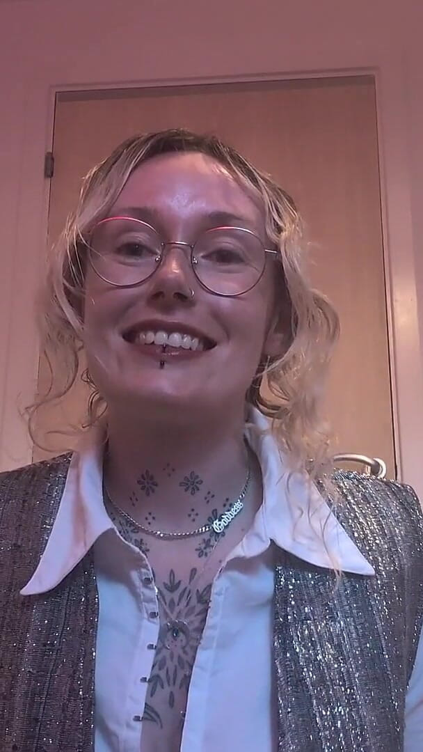 Goddess Transcendence: Sexy makelaar wanhopig om de verkoop te maken