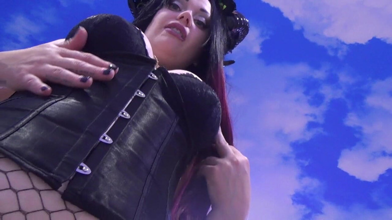 Goddess Misha Goldy: Dev succubus seni boşaltıyor ve eziyor!