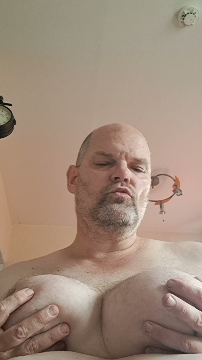 Fickspecht: Tits, Tits, Tits From the Slut