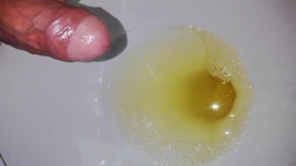 Desperackie sikanie i intensywna masturbacja Duży i Veiny Penis