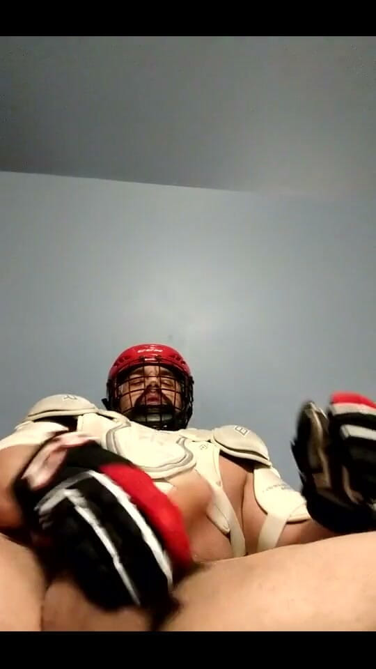 Bruiser Bearwood: Sega dell'attrezzatura da hockey