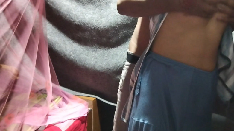 Deshi women: Sensuele amateurpaar seks - schatje krijgt een perfecte neukpartij en een...